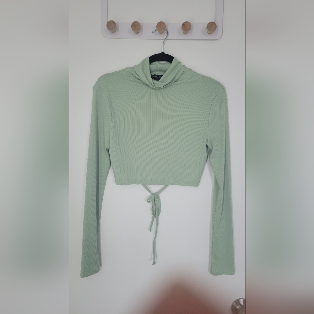 Turtle neck crop top